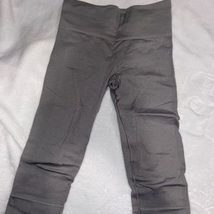 Grey cropped lululemon leggings
